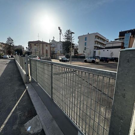 Appartamento Con Posto Auto Privato A Marina Centro Mare Rimini Buitenkant foto