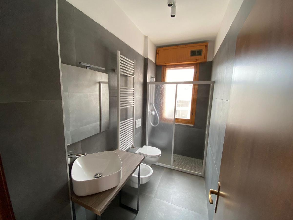 Appartamento Con Posto Auto Privato A Marina Centro Mare Rimini Buitenkant foto